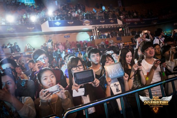 S14资格赛昨日TOP5：Light寒冰万箭齐发 成WBG最大功臣